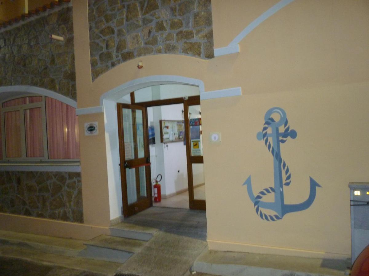 Hotel L'Ancora Santa Teresa Gallura Exterior foto