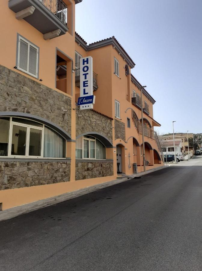 Hotel L'Ancora Santa Teresa Gallura Exterior foto