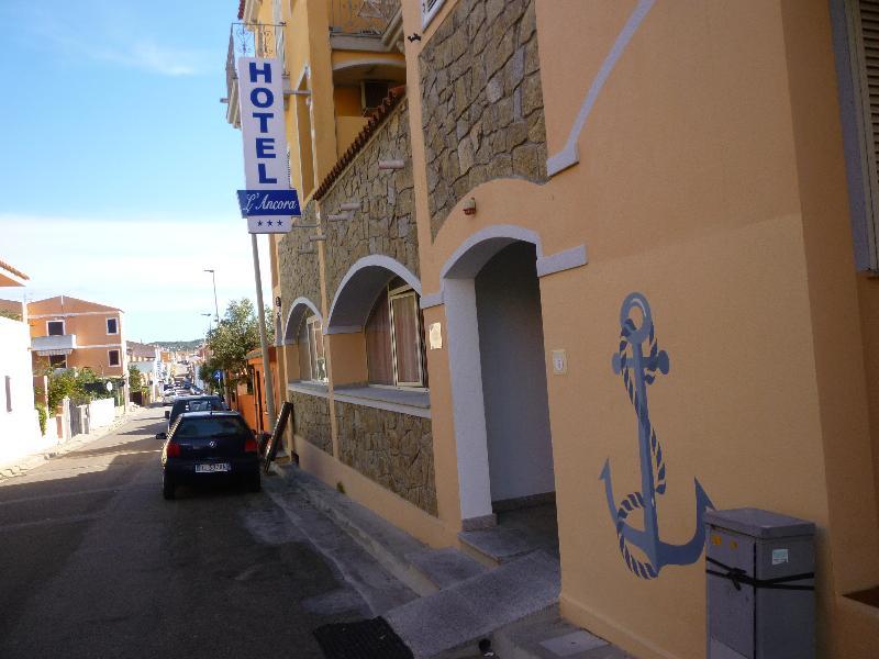 Hotel L'Ancora Santa Teresa Gallura Exterior foto